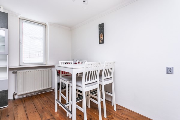 Foto - Verkocht onder voorbehoud: Appartement op 1e etage , 1 slaapkamer, balkon, duurzame VVE plus garage. Centraal gelegen nabij alle verbindingswegen.

